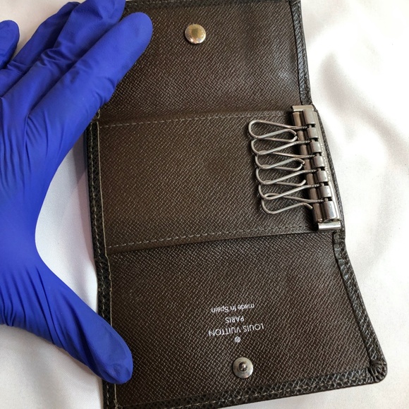 Louis Vuitton Brown Taiga 6 Rings Key Holder Sku#82663 - Picture 8 of 9